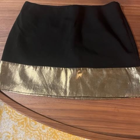 Express Black and Gold Mini Skirt - Size 6 - Picture 2 of 5